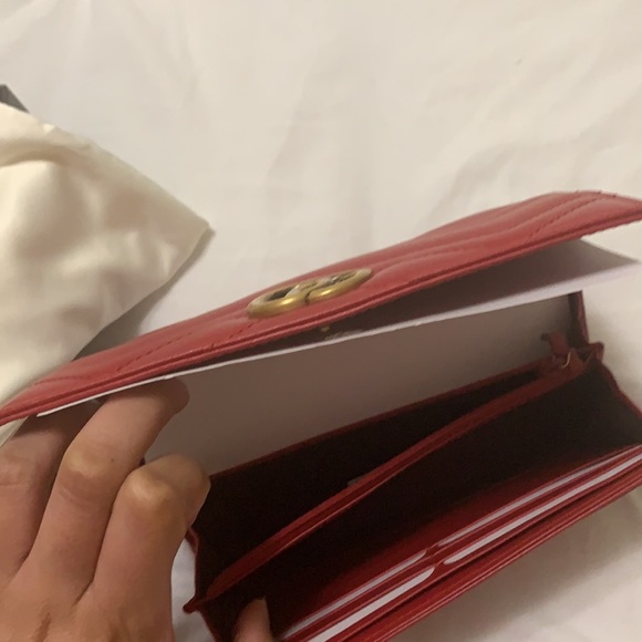 GG Matelassé Leather Continental Wallet
GUCCI - Picture 3 of 3